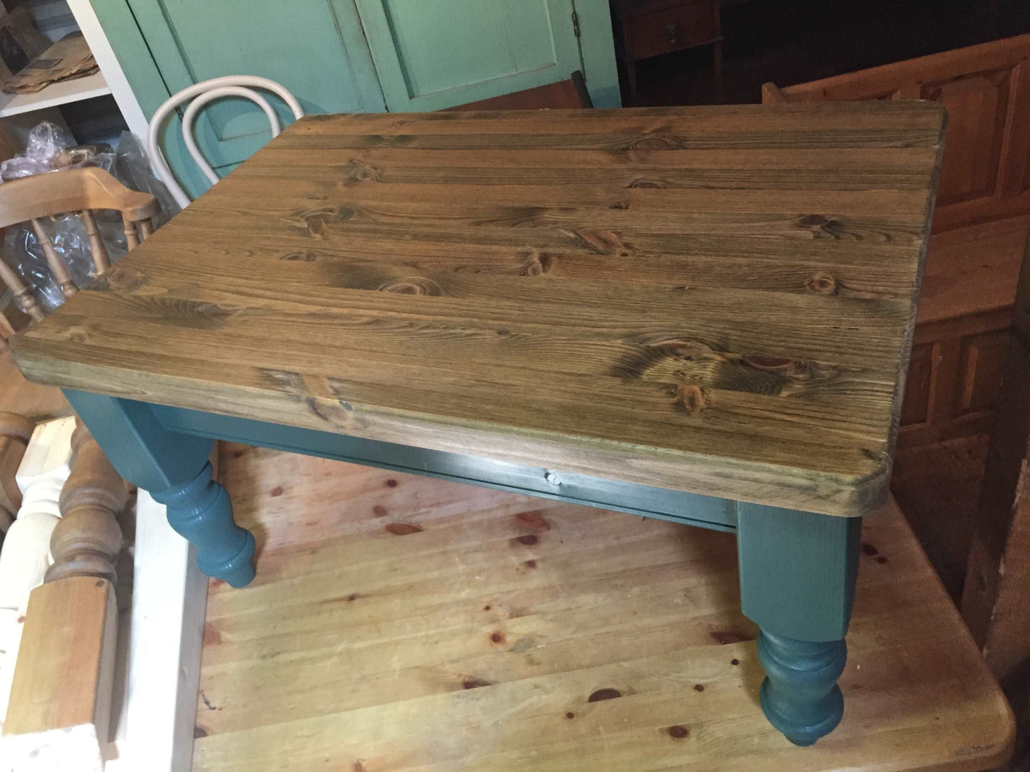 Country Farmhouse Coffee Table