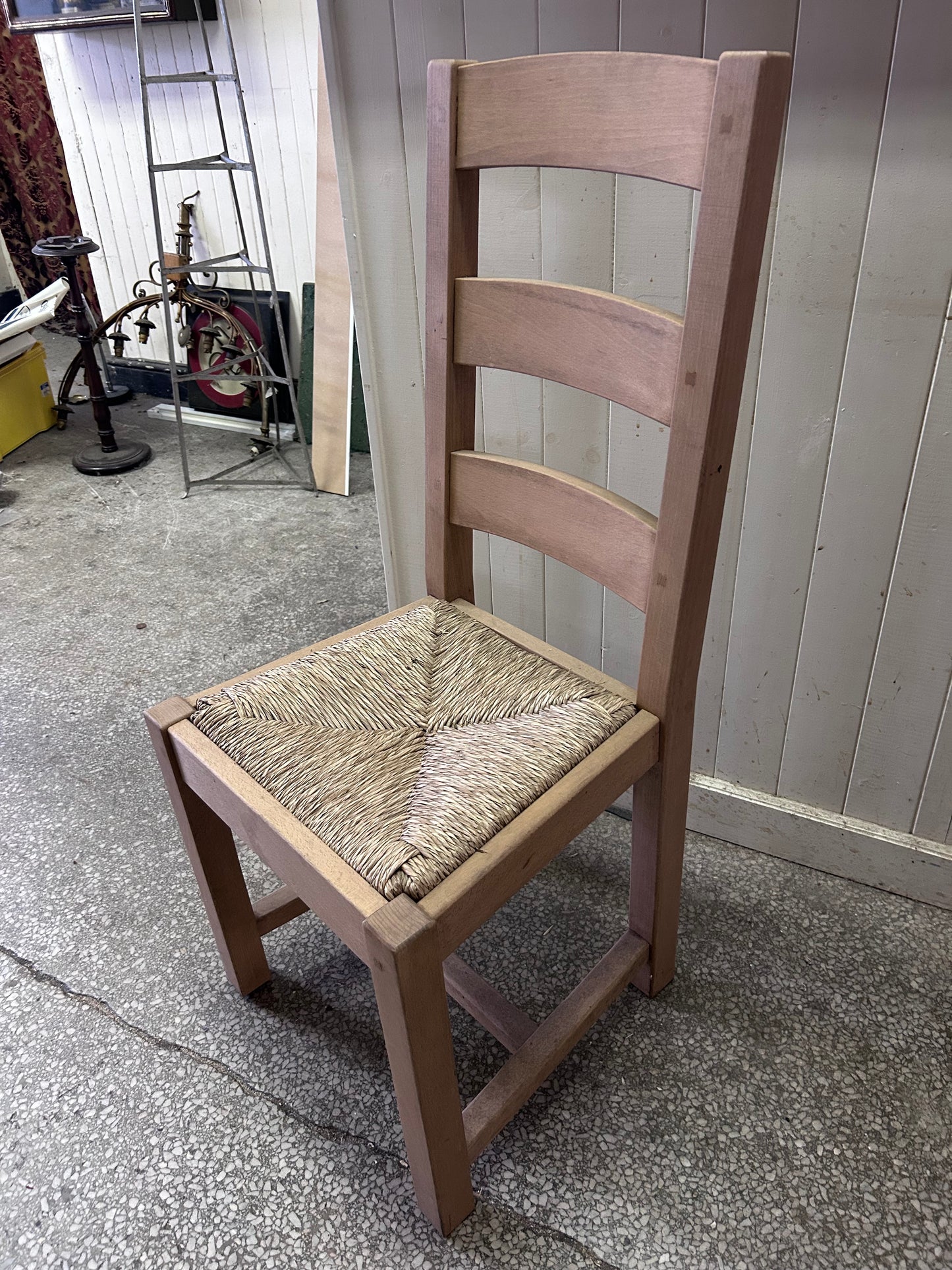 Sugan Style Chair
