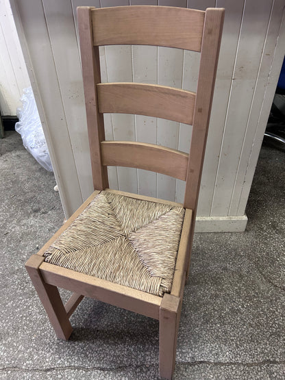 Sugan Style Chair